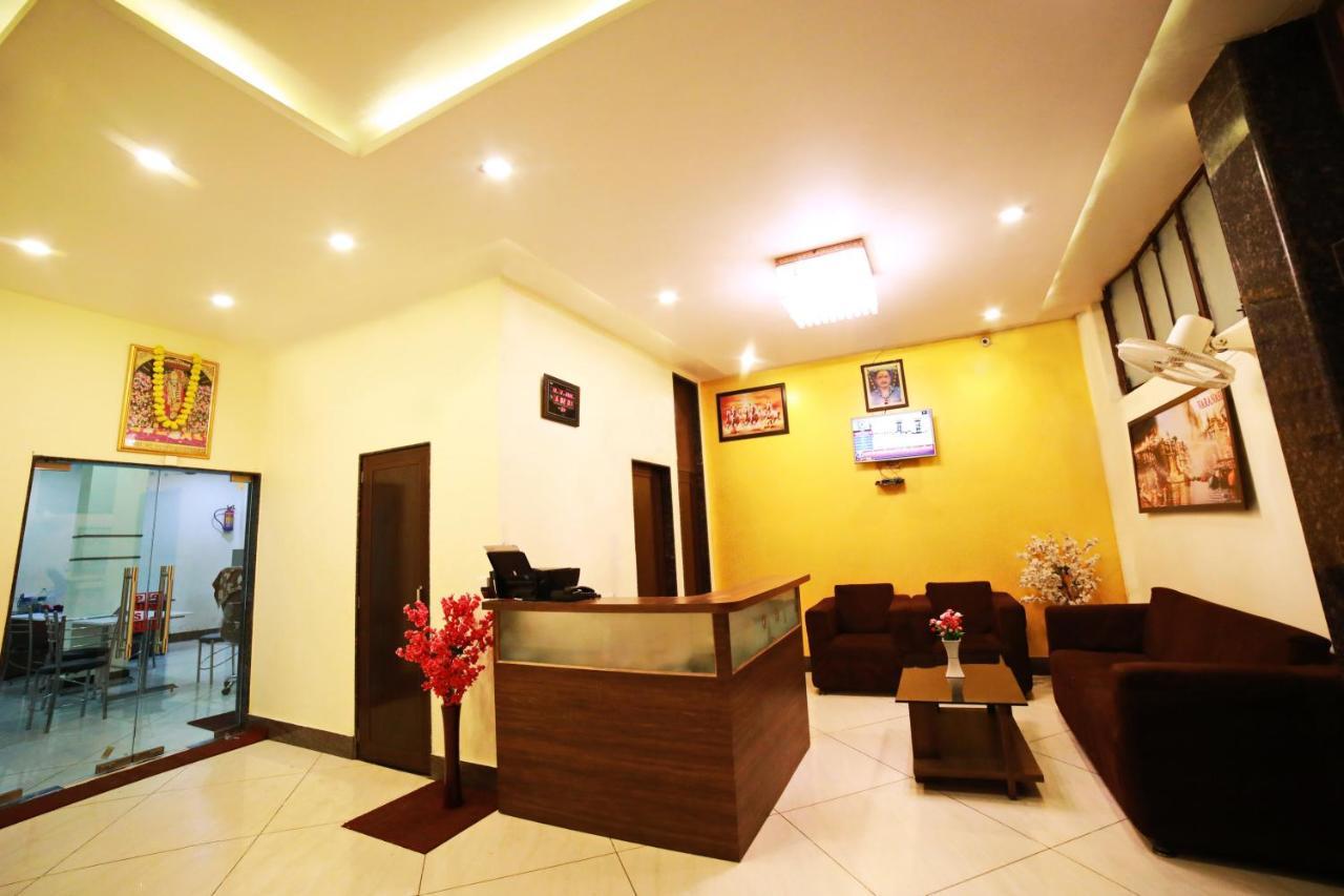ורנאסי Oyo 16708 Sada Shiv Guest House מראה חיצוני תמונה