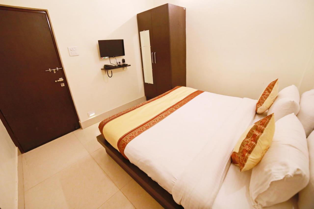 ורנאסי Oyo 16708 Sada Shiv Guest House מראה חיצוני תמונה