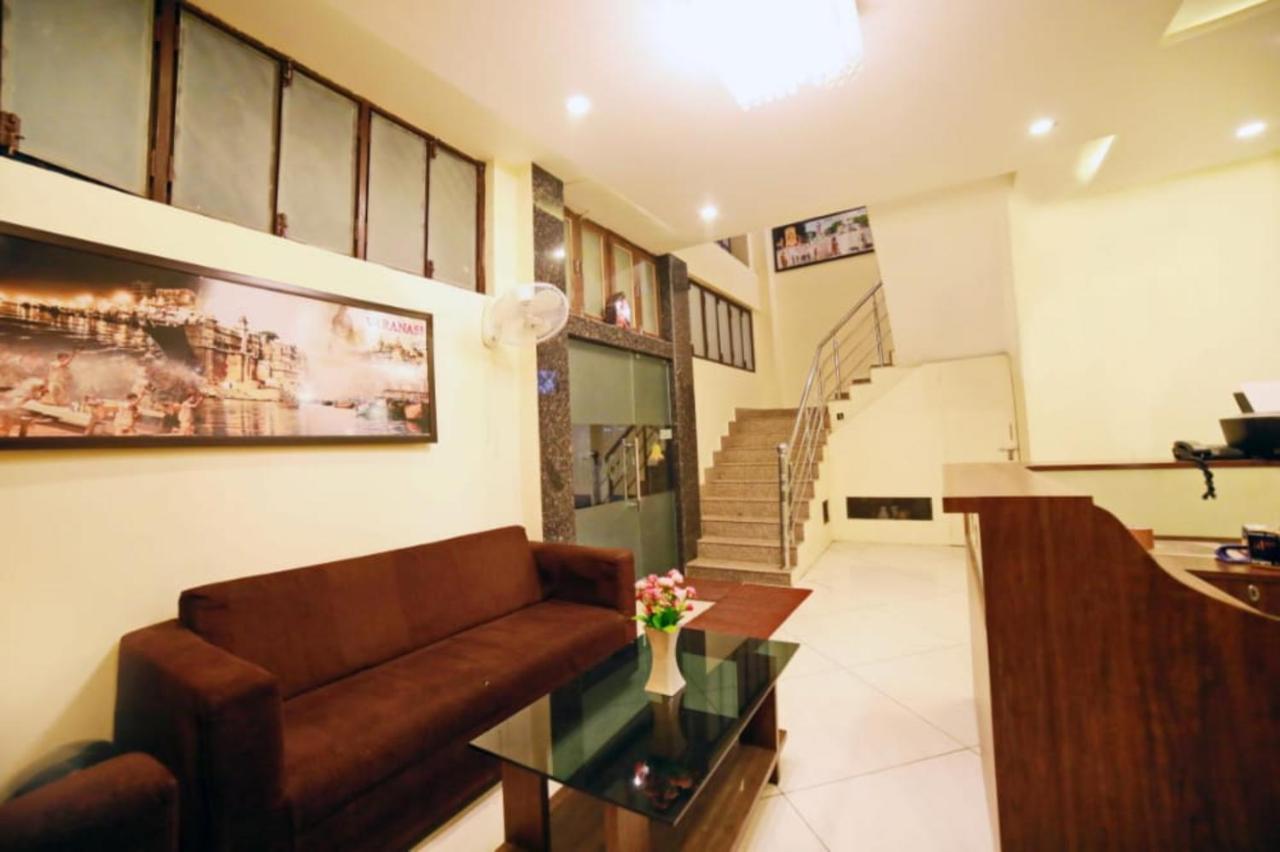 ורנאסי Oyo 16708 Sada Shiv Guest House מראה חיצוני תמונה