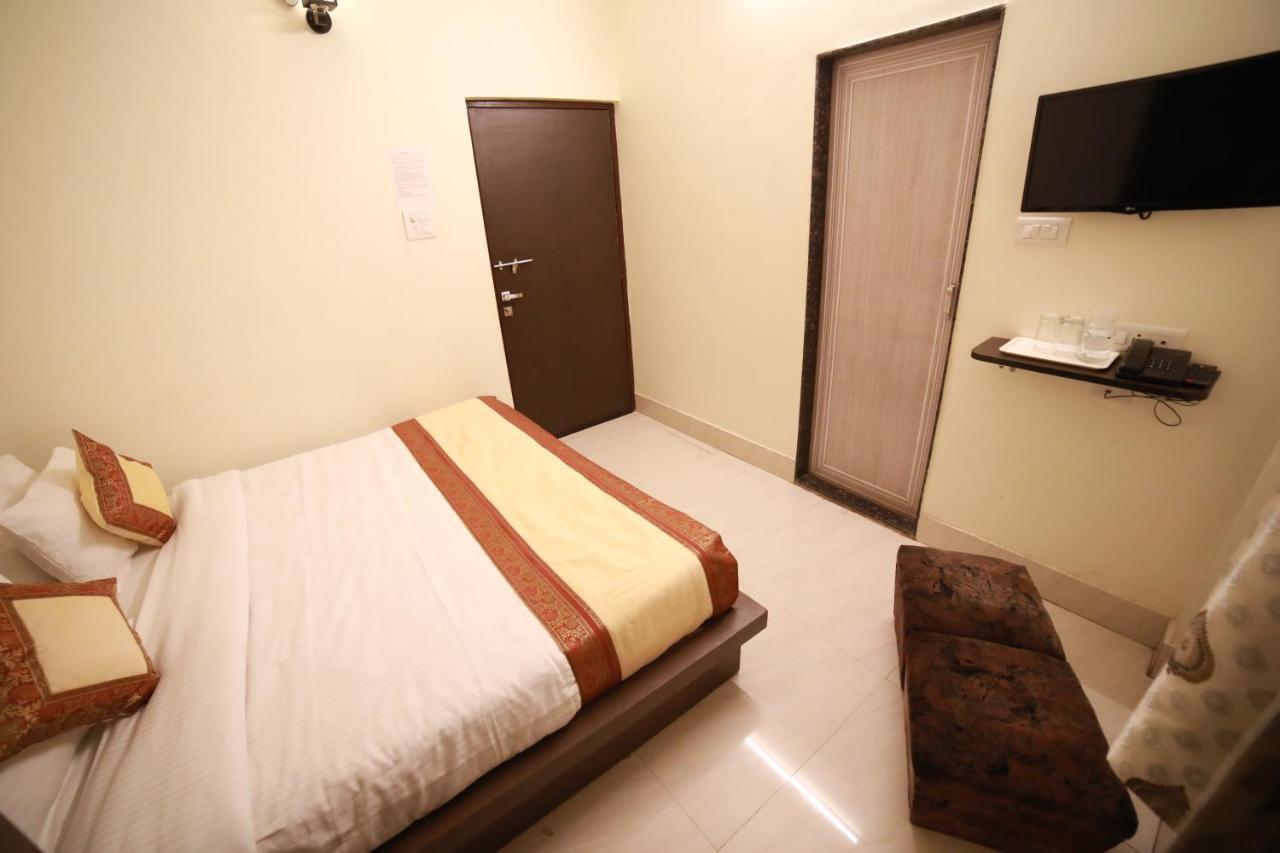 ורנאסי Oyo 16708 Sada Shiv Guest House מראה חיצוני תמונה