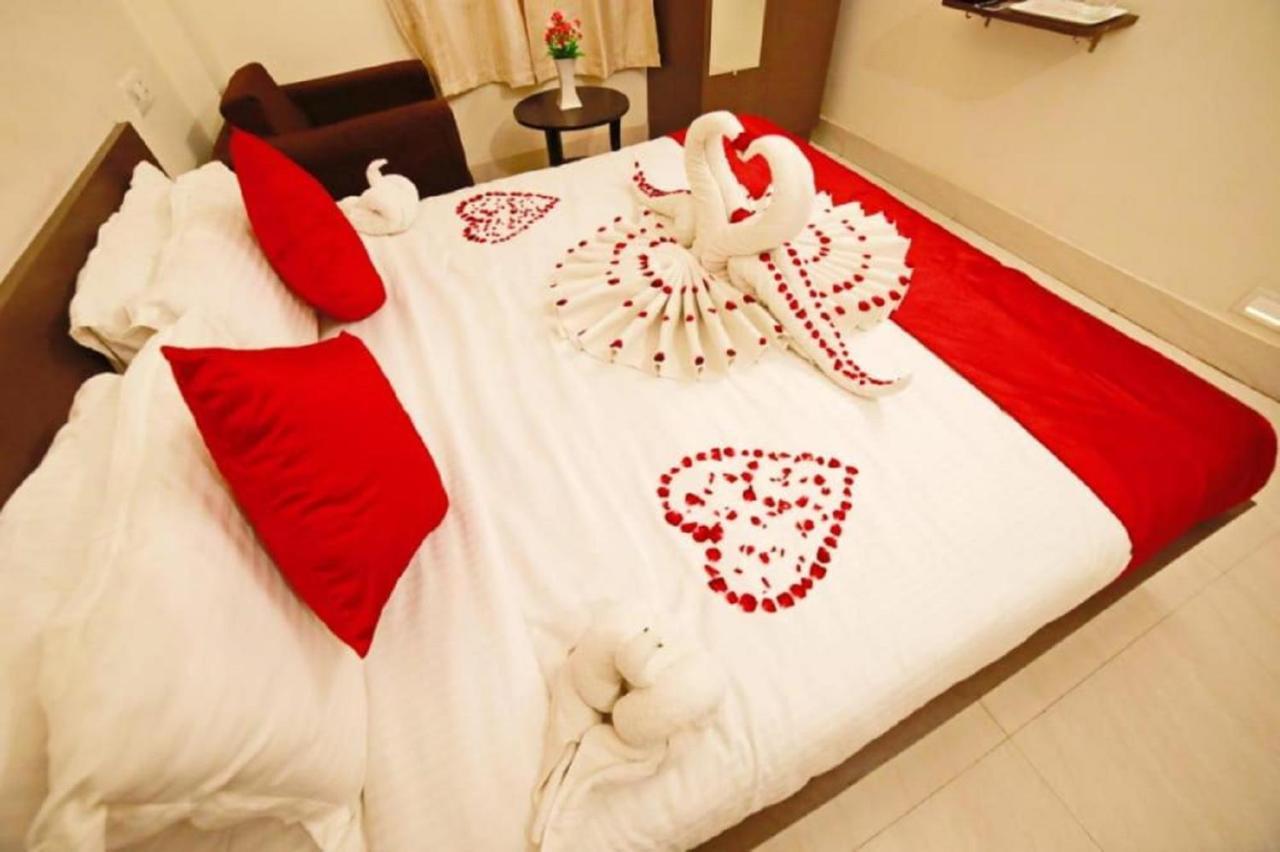 ורנאסי Oyo 16708 Sada Shiv Guest House מראה חיצוני תמונה