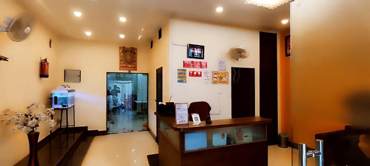 ורנאסי Oyo 16708 Sada Shiv Guest House מראה חיצוני תמונה