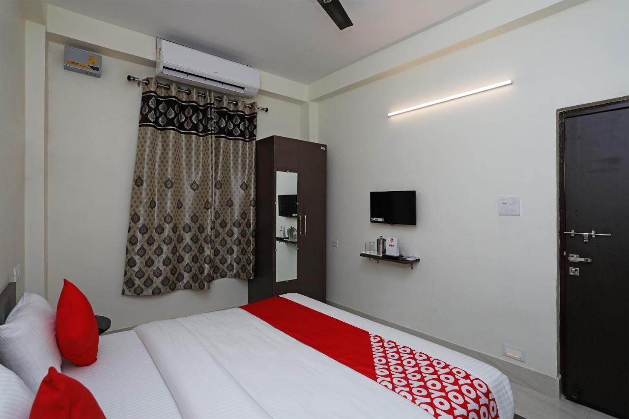 ורנאסי Oyo 16708 Sada Shiv Guest House מראה חיצוני תמונה
