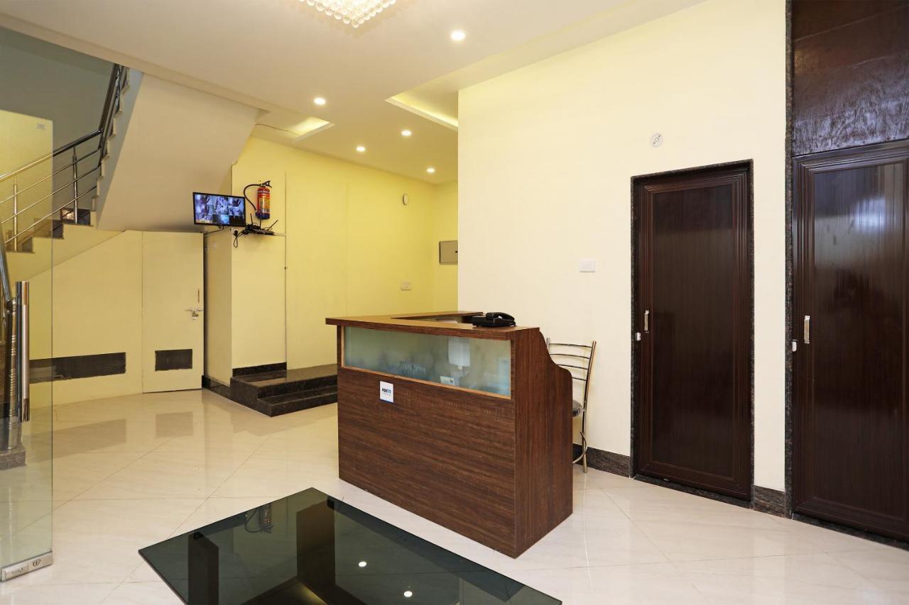 ורנאסי Oyo 16708 Sada Shiv Guest House מראה חיצוני תמונה