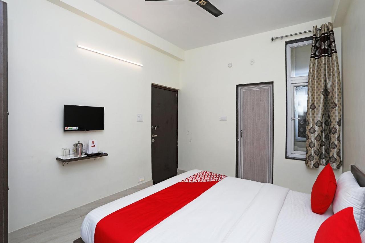 ורנאסי Oyo 16708 Sada Shiv Guest House מראה חיצוני תמונה