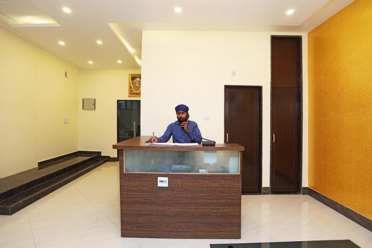 ורנאסי Oyo 16708 Sada Shiv Guest House מראה חיצוני תמונה