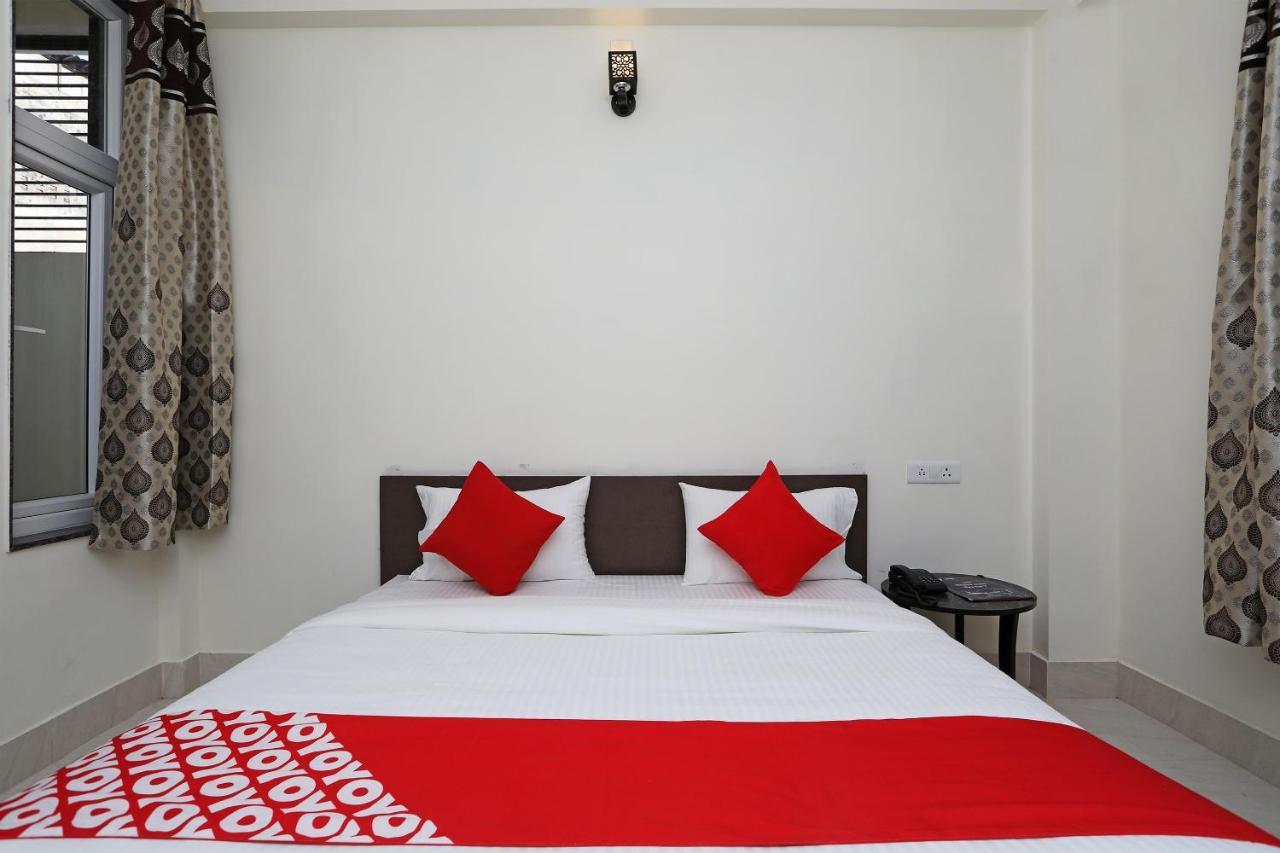 ורנאסי Oyo 16708 Sada Shiv Guest House מראה חיצוני תמונה