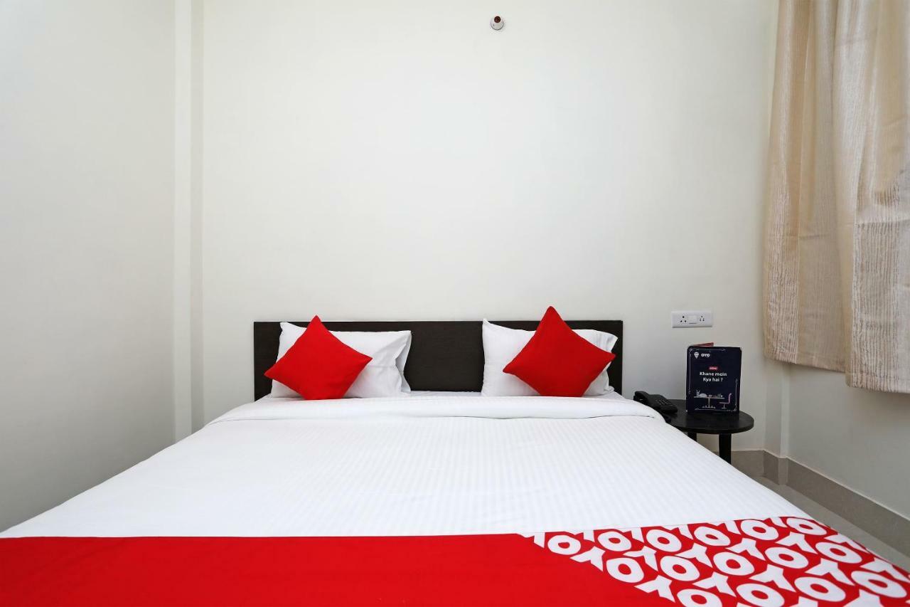 ורנאסי Oyo 16708 Sada Shiv Guest House מראה חיצוני תמונה